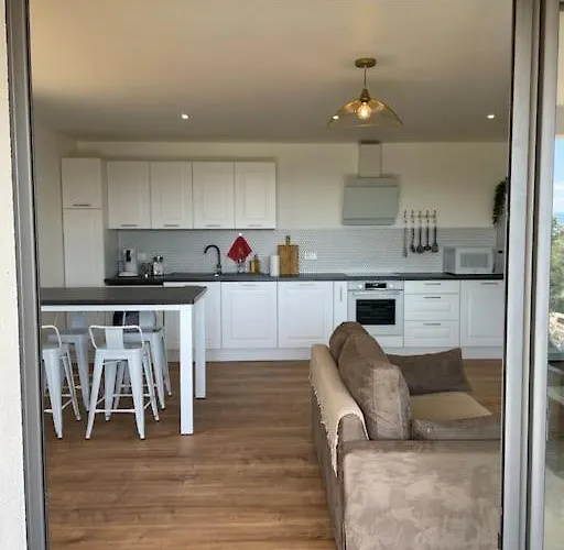 T2 Tres Bien Equipe Vue Et Au Calme *